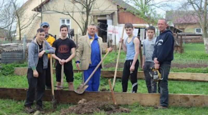 DrogMedia В Дрогобицькій громаді триває акція "Садимо сад і ліс перемоги України"