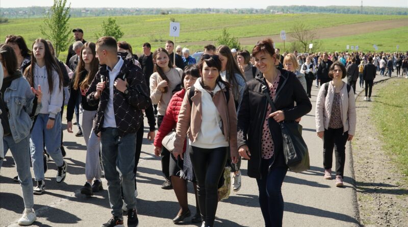 DrogMedia У неділю відбулася піша проща до Грушова. ФОТО