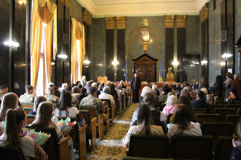 В Дрогобицькій громаді вшанували матерів полеглих та зниклих безвісти Героїв 3 DrogMedia В Дрогобицькій громаді вшанували матерів полеглих та зниклих безвісти Героїв