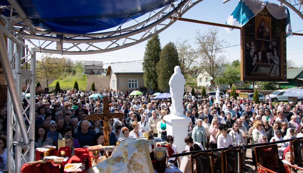 Об’явлення Богородиці у Грушеві: історія чудотворного місця, факти і значення події 4 проща до грушова