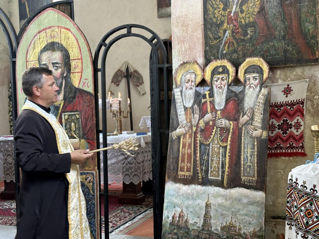 У Пантеоні Героїв у Новошичах освятили ікони Лева Скопа та презентували волонтерський бофон 3 DrogMedia У Пантеоні Героїв у Новошичах освятили ікони Лева Скопа та презентували волонтерський бофон