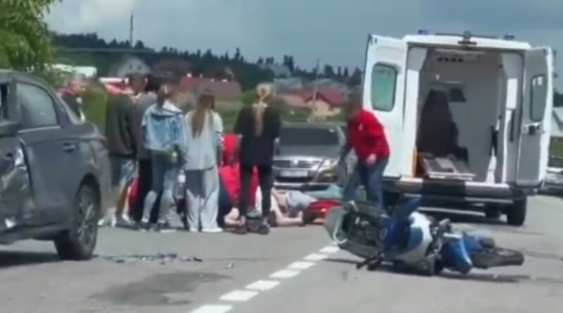 DrogMedia ДТП в Сільці: зіткнулись мотоцикл та автомобіль. ВІДЕО