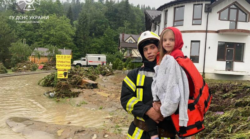 DrogMedia У Східниці з підтоплених територій врятовно 20 людей, серед них діти