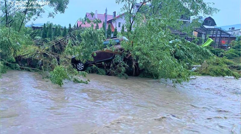 DrogMedia У Львівському гідрометцентрі паводок в Східниці пояснили забрудненням струмків та річок