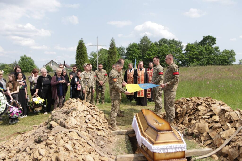 На полігоні помер військовослужбовець з Дрогобиччини Василь Химин 2 DrogMedia На полігоні помер військовослужбовець з Дрогобиччини Василь Химин