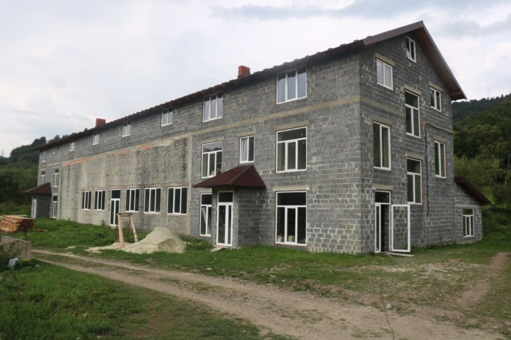 На Дрогобиччині триває будівництво реабілітаційного центру для постраждалих від війни 3 DrogMedia На Дрогобиччині триває будівництво реабілітаційного центру для постраждалих від війни