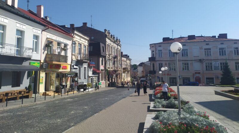 DrogMedia У Дрогобичі чоловік вихопив сумочку у відвідувачки ТЦ і втік