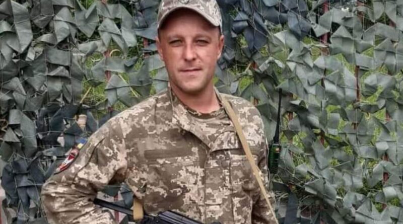 DrogMedia На честь Героя Михайла Білика зі Станилі в його школі встановили меморіальну дошку