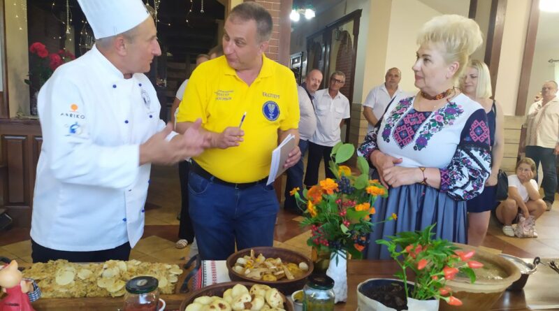 DrogMedia У Бориславі приготували понад 40 старовинних страв та зафіксували це у Книзі рекордів України. ФОТО