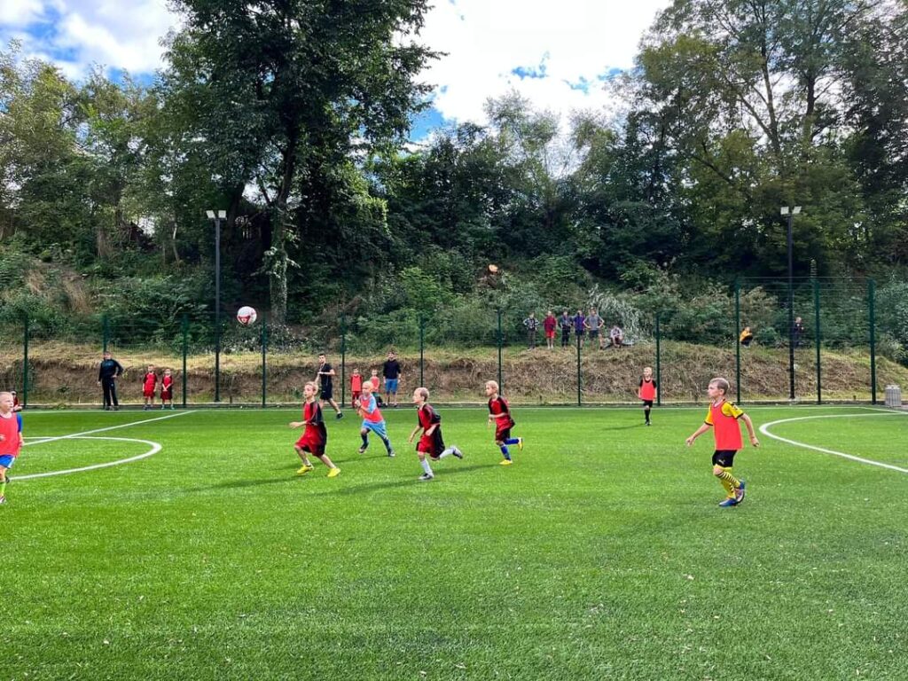 У Дрогобицькому ліцеї №2 відкрили майданчик зі штучним покриттям 6 DrogMedia У Дрогобицькому ліцеї №2 відкрили майданчик зі штучним покриттям