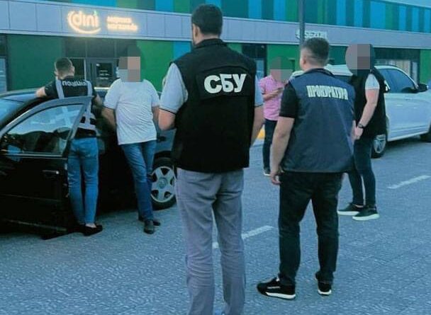 DrogMedia У Дрогобичі затримали адвоката під час одержання 1500 у.о. хабаря