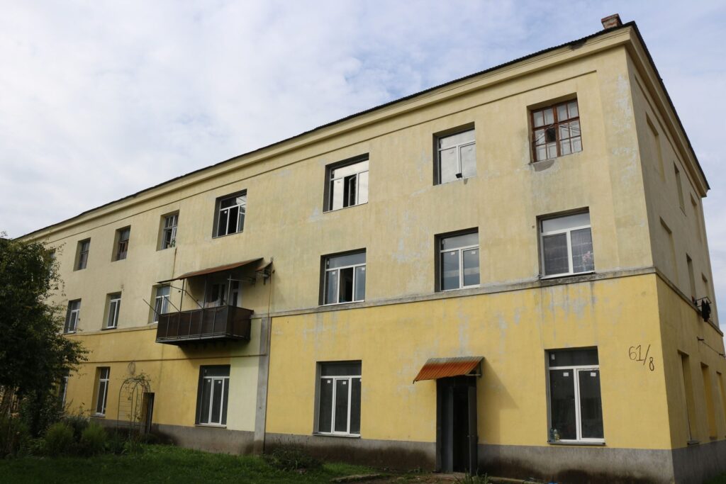У Дрогобичі реконструюють занедбану будівлю під житло для ВПО 2 DrogMedia У Дрогобичі реконструюють занедбану будівлю під житло для ВПО