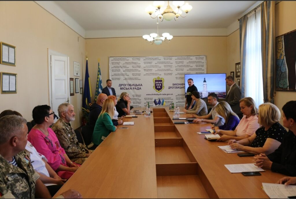 У Дрогобичі троє військовослужбовців отримали грошові сертифікати на придбання житла 2 DrogMedia У Дрогобичі троє військовослужбовців отримали грошові сертифікати на придбання житла