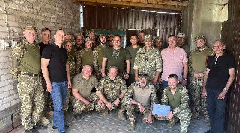 DrogMedia Військовим Дрогобицького ТРО на сході вручили нагороди та передали гостинці з Дрогобича