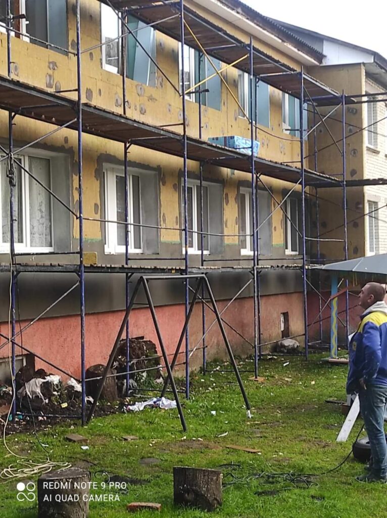 У селі Грушів утеплюють фасад дитсадка 2 DrogMedia У селі Грушів утеплюють фасад дитсадка