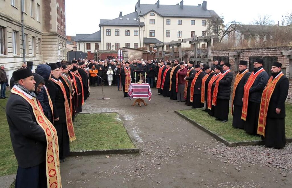 У Дрогобичі пом'янули жертв Голодоморів 2 DrogMedia У Дрогобичі пом'янули жертв Голодоморів