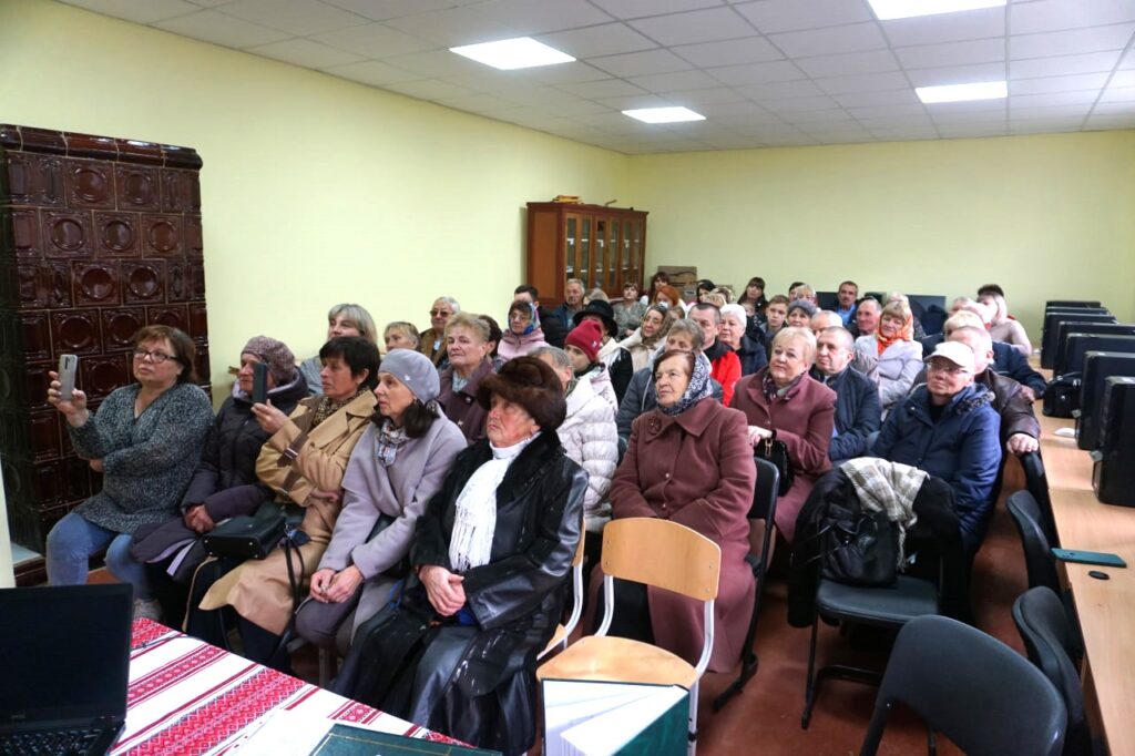 DrogMedia В Орові презентували книгу з історії села, яку тут чекали кілька десятиліть