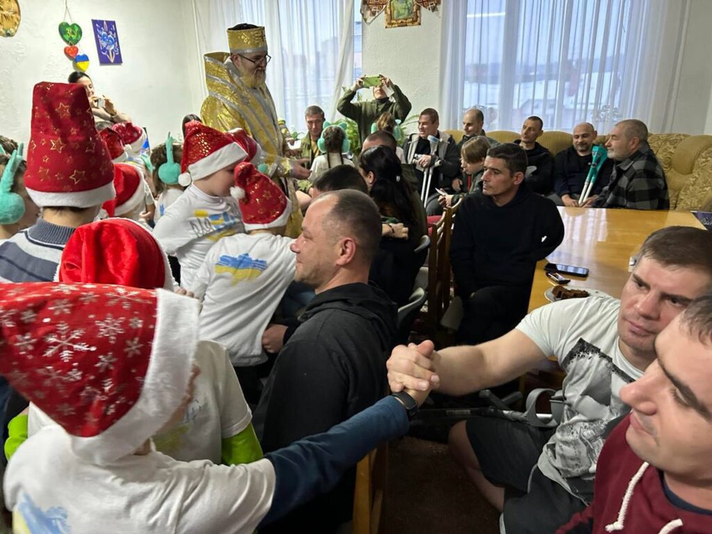 DrogMedia Учні дрогобицького Ліцею №4 привітали поранених військових з Днем Миколая