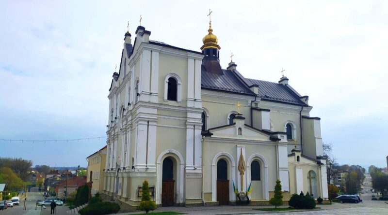 DrogMedia Розпорядок Богослужінь у Катедральному соборі Пресвятої Трійці на Різдвяні свята