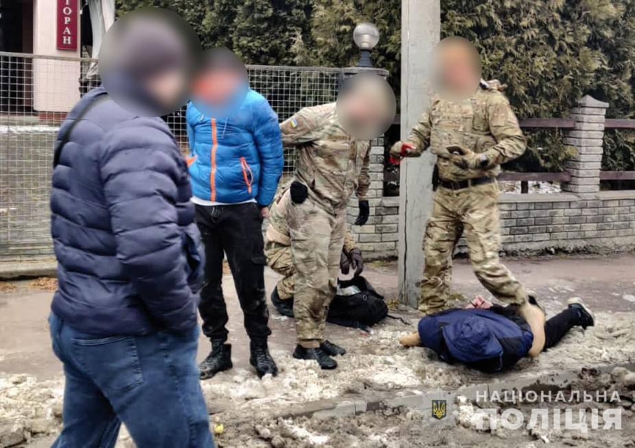 DrogMedia У Трускавці поліція затримала двох рецидивістів за вимагання 100 тис. грн у підприємця