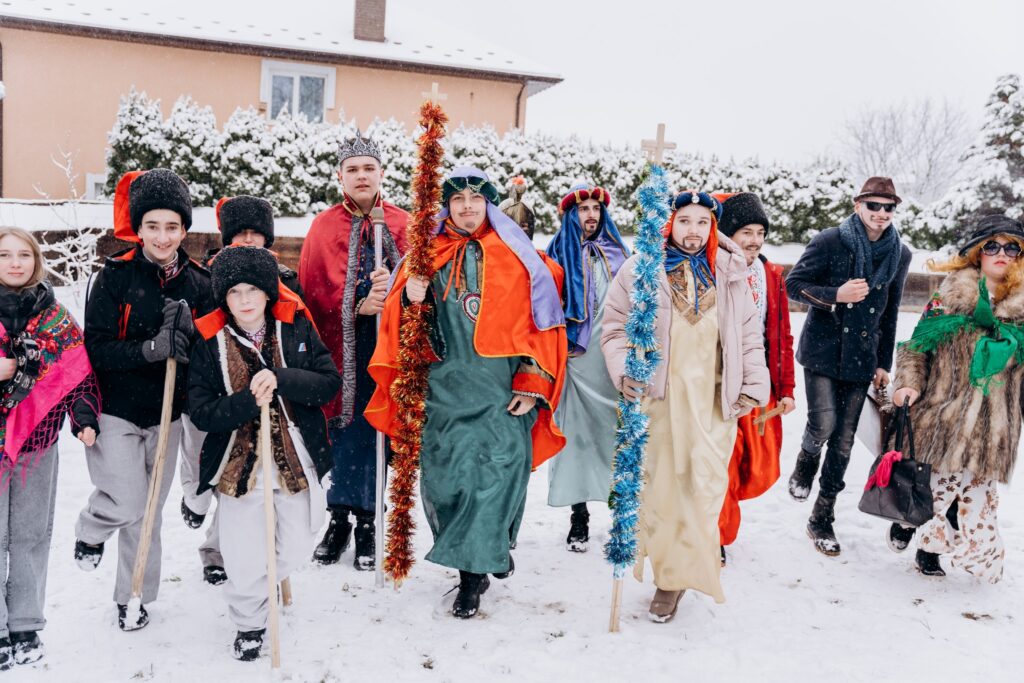 У Дрогобичі відбувся фестиваль вертепів «Різдвяна зірка 2024» 2 DrogMedia У Дрогобичі відбувся фестиваль вертепів «Різдвяна зірка 2024»