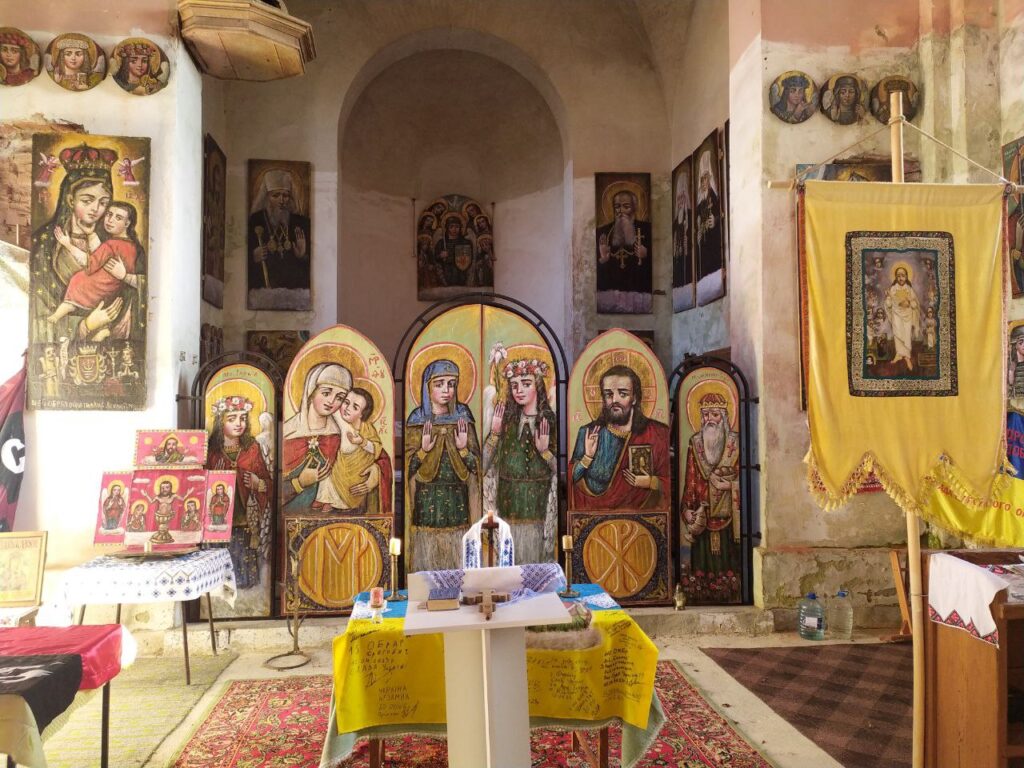DrogMedia Новошичі і його унікальні храми: 500-літня церква з Дрогобича та костел, що став Пантеоном Героїв