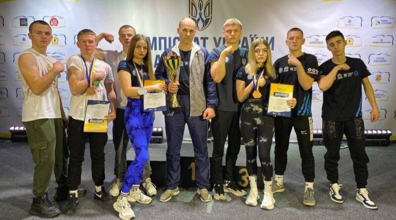 DrogMedia Ліцензія на ЧЄ та нагороди Чемпіонату України - успіхи юних рукоборців з Дрогобиччини