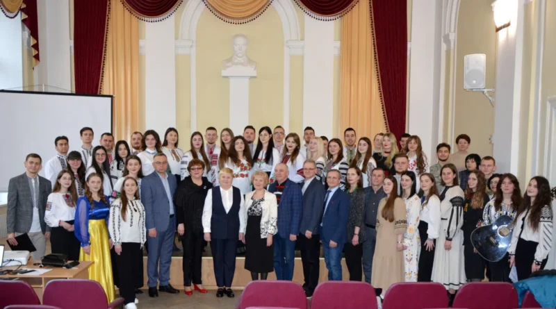 DrogMedia У Дрогобицькому виші під час благодійного концерту зібрали понад 35 тис. грн на Франко-дрон