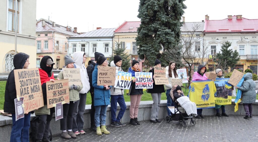 DrogMedia У Дрогобичі провели акцію в підтримку полонених та зниклих безвісти воїнів