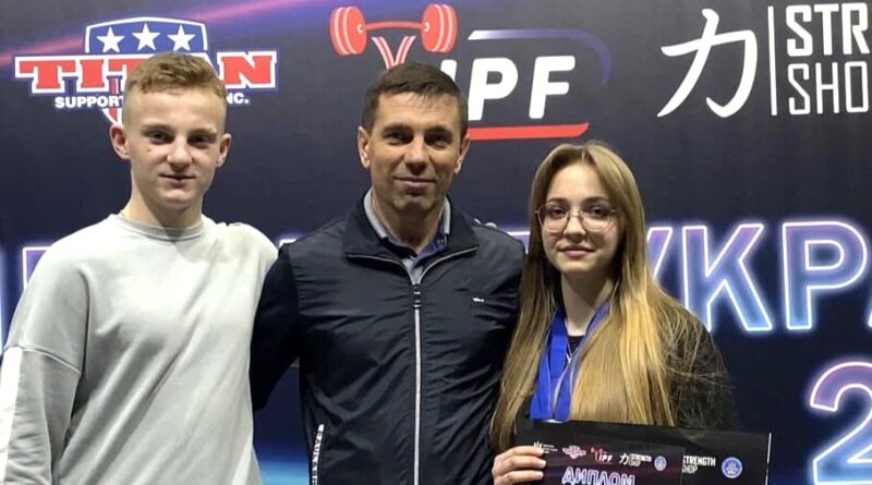 DrogMedia Юна важкоатлетка з Доброгостова виборола "срібло" на Чемпіонаті України!