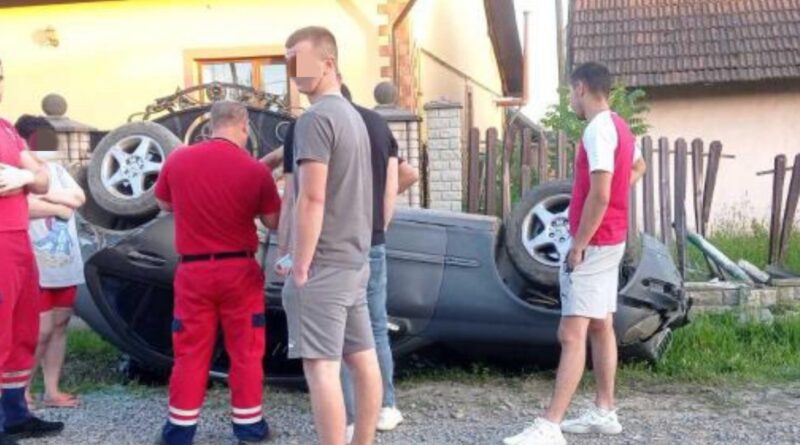 DrogMedia На Дрогобиччині автомобіль перекинувся на дах