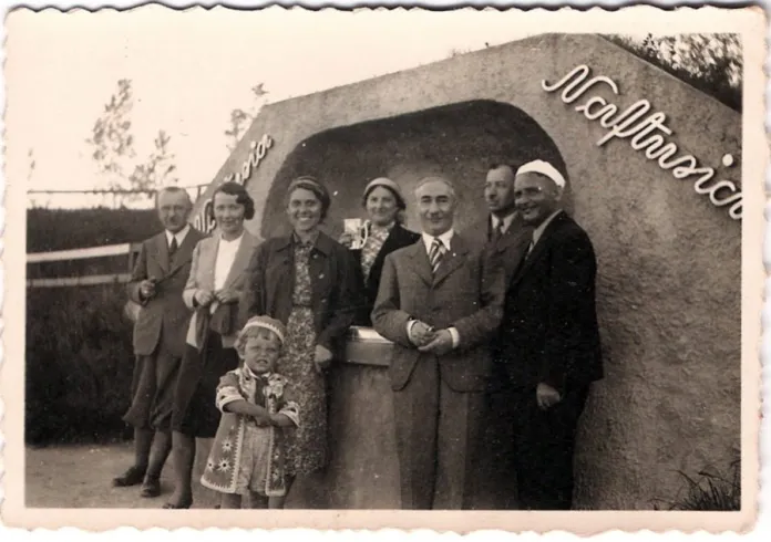 Куточок моря у Трускавці, від якого залишилися лише спомини 13 Трускавець. Урочище Помірки. Гості літнього курорту “Помярки”, 1938 рік