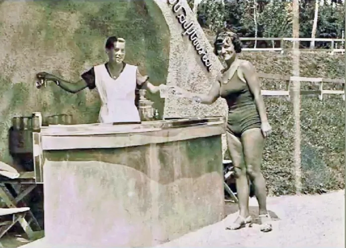 Куточок моря у Трускавці, від якого залишилися лише спомини 15 Трускавець. Урочище Помірки. Гості літнього курорту “Помярки”,