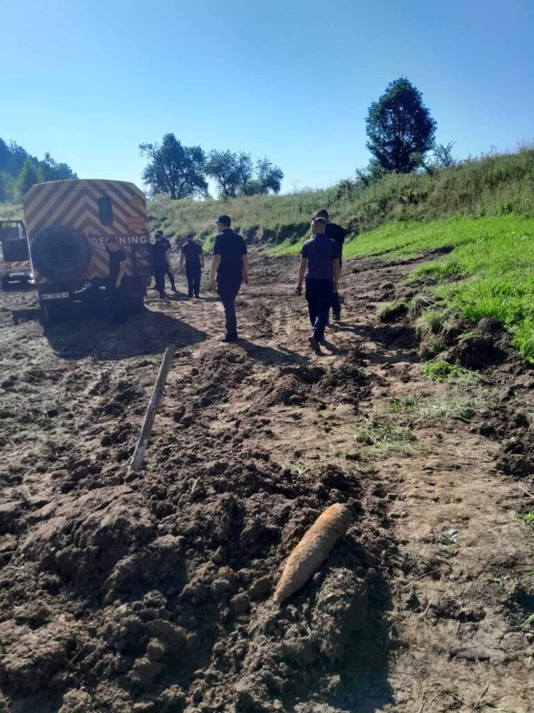 DrogMedia На Дрогобиччині поблизу будинку виявили небезпечну знахідку