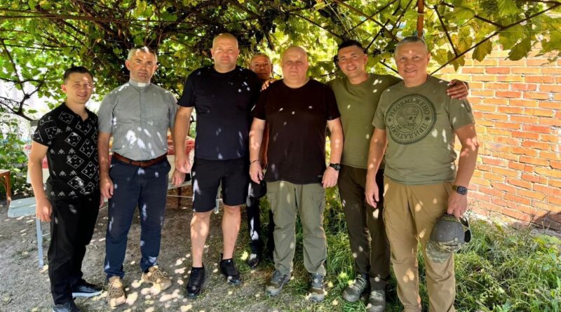 DrogMedia До Дня Незалежності дрогобичани відвідали військових на сході