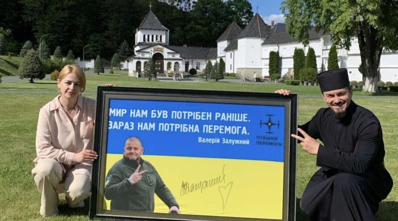 DrogMedia Єромонах з Доброгостова о.Макарій Дутка зібрав вже 10 млн грн на ЗСУ