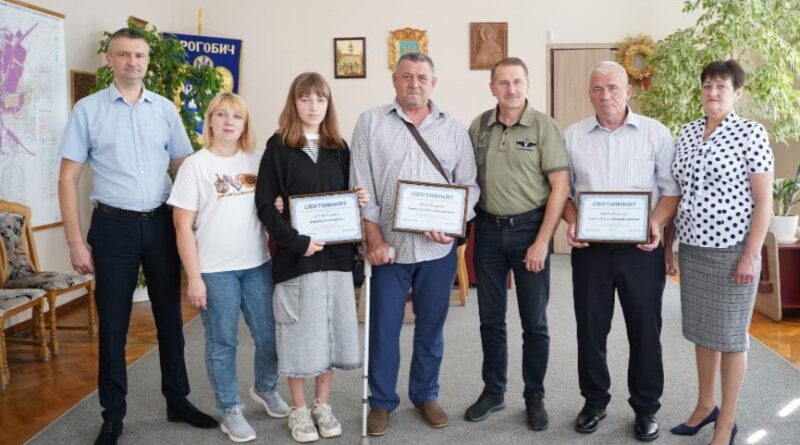 DrogMedia У Дрогобичі 3 сім'ї ветеранів війни отримали сертифікати на житло