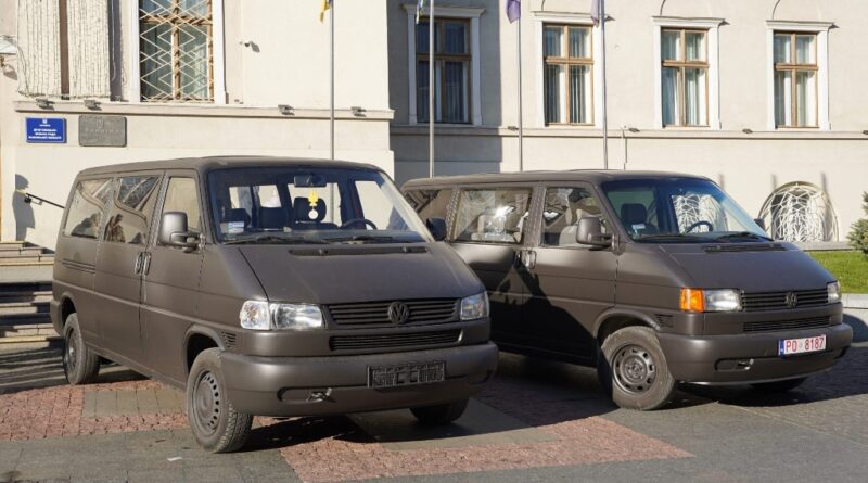 DrogMedia У Дрогобичі за кошти зібрані у межах благодійної акції придбали 2 автівки для ЗСУ