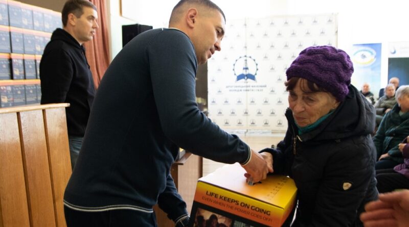 DrogMedia На Дрогобиччині малозабезпеченим родинам видали зарядні станції