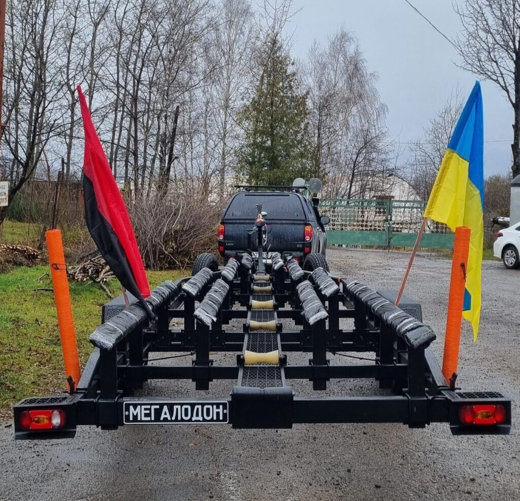DrogMedia Створили причіп для човна, якого ніхто не бачив - волонтери з Борислава реалізували унікальний проєкт для ЗСУ 