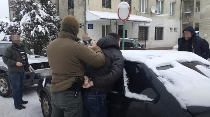 DrogMedia  У Дрогобичі поліцейський уник покарання за хабарництво