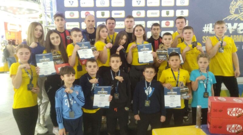 DrogMedia Спортсмени зі Східницької ТГ здобули 11 медалей на Чемпіонаті Львова з армрестлінгу