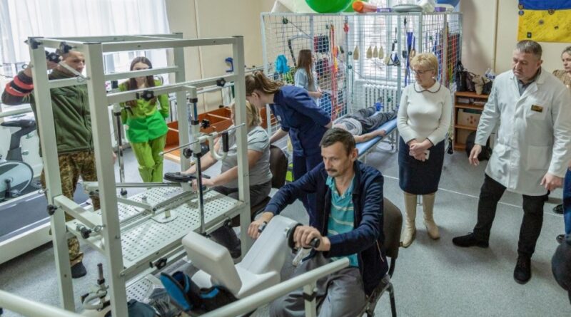 DrogMedia У Дрогобицьку лікарню придбали реабілітаційний комплекс для відновлення функцій рук та ніг