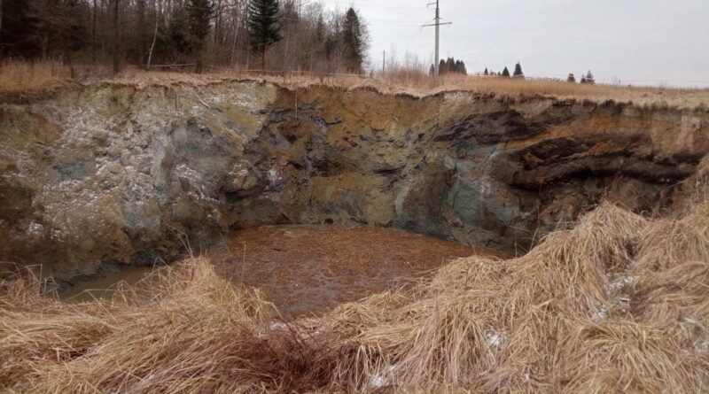 DrogMedia Поблизу Стебника утворилося третє провалля. ВІДЕО