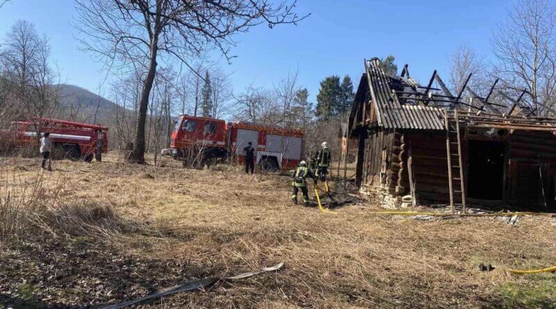 DrogMedia У Орові через підпали сухостою згоріла господарська споруда