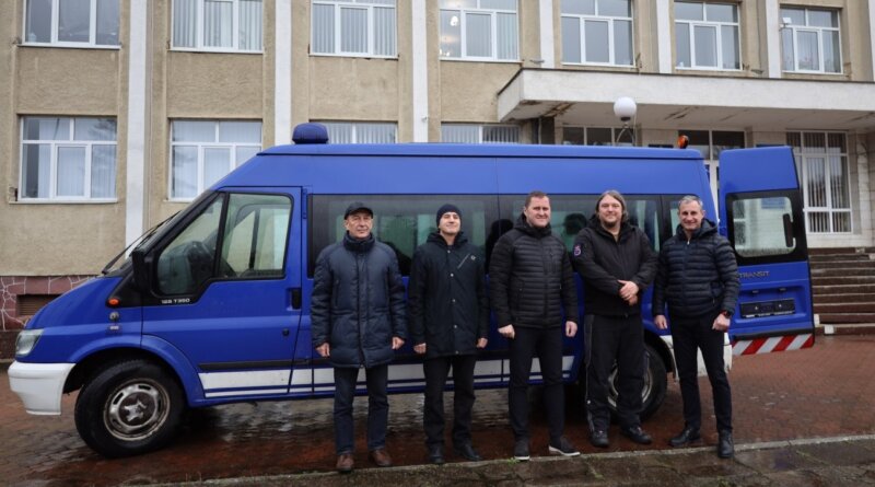 DrogMedia Благодійники з Німеччини передали автомобіль для бориславської лікарні