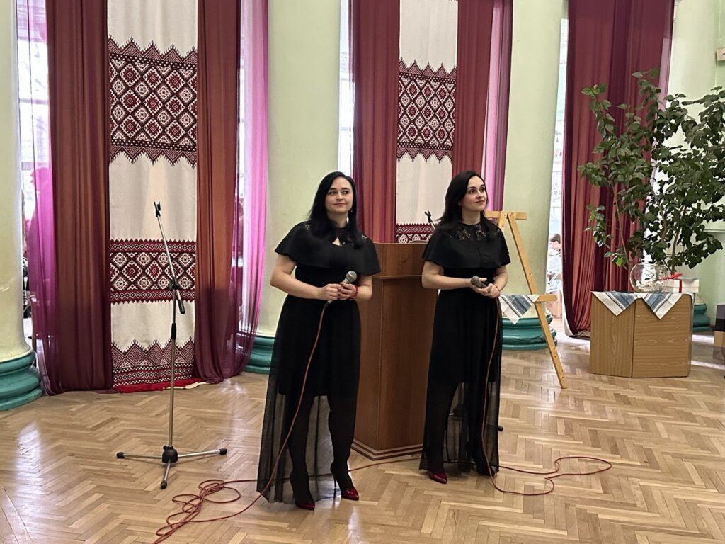 DrogMedia Добро в дивовижних долонях: у Дрогобичі відбувся благодійний вечір на підтримку молоді з інвалідністю