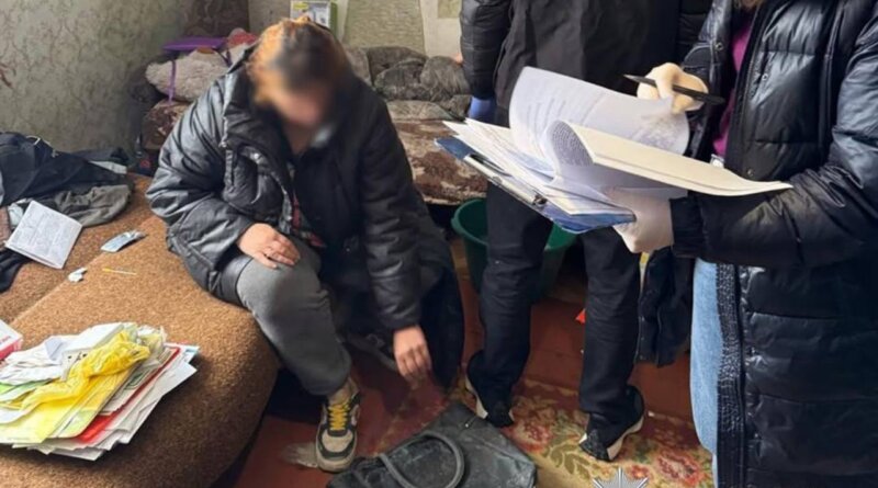 Затримання жінки у Стрийському районі, яку підозрюють у шахрайстві та крадіжці коштів військовослужбовця Нацгвардії.