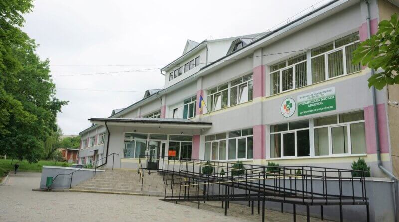 DrogMedia У Стебницькій лікарні відремонтують покрівлі головного корпусу та відділення