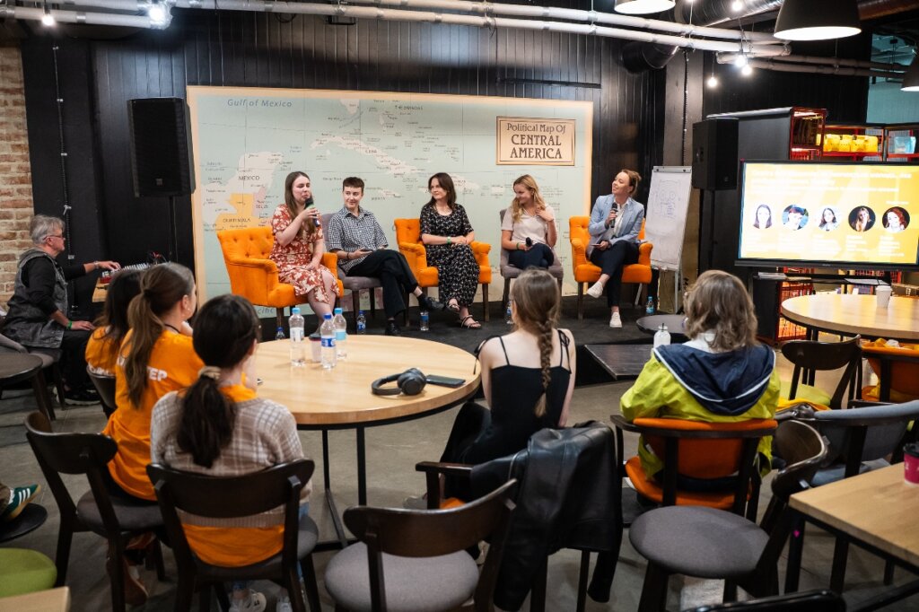 DrogMedia Там, де формується майбутнє: «Освіторія», МХП і тисячі вчителів на фестивалі у Львові